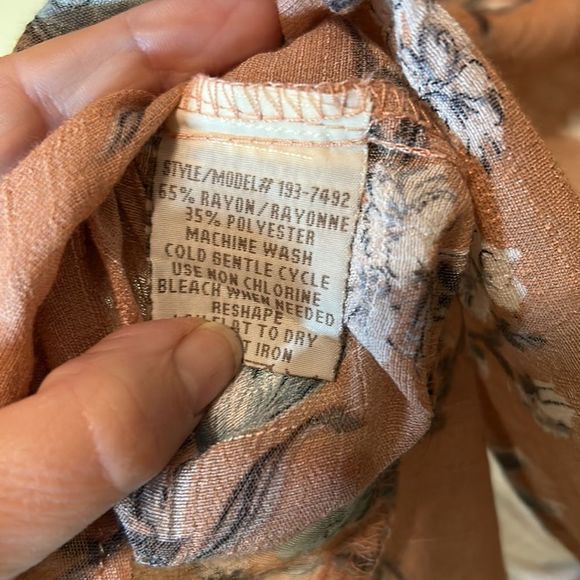 Urbanology‎ short sleeve rayon blend with front tie, XL - Picture 6 of 6